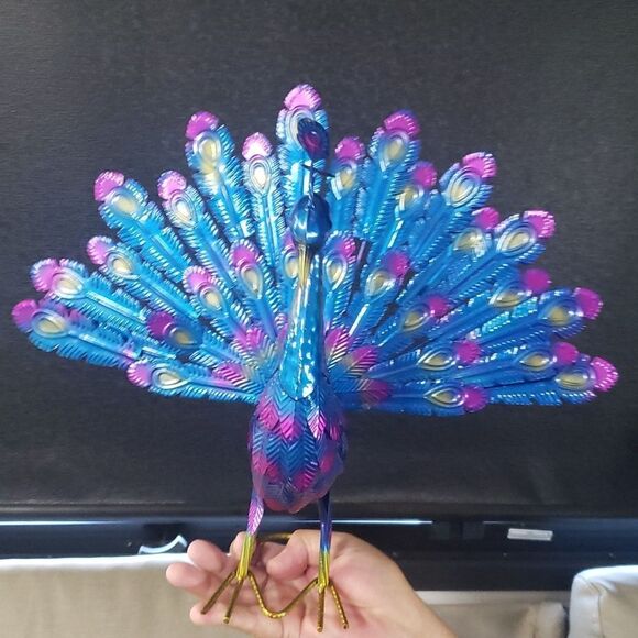 NWT Gorgeous Freestanding Metal Peacock Garden Decor Bright Vivid Colors - Picture 3 of 13